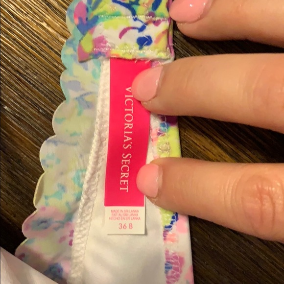 VS halter swim top 36B - Picture 2 of 4